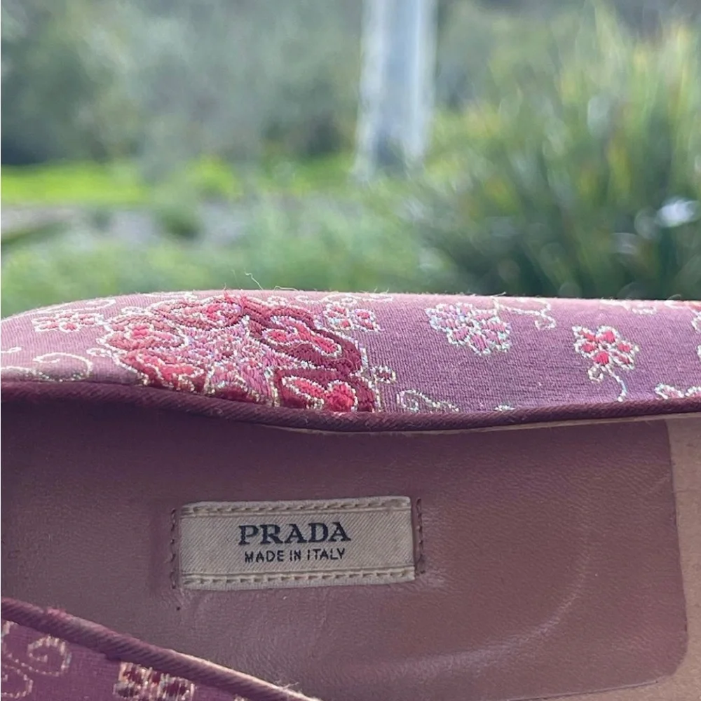 ✨ Vintage Prada Flats ✨ - Picture 2 of 7